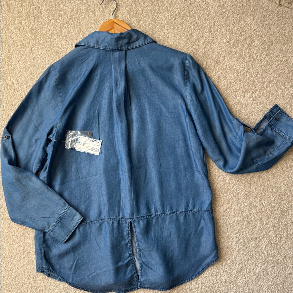 Women's Blue Dark Wash Button Down Shirt. Size Small. NWT